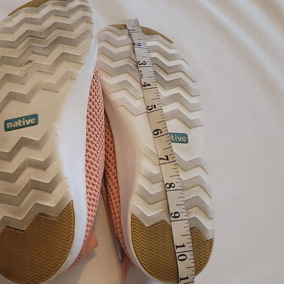 Native sneakers size  7.5 - Picture 7 of 8